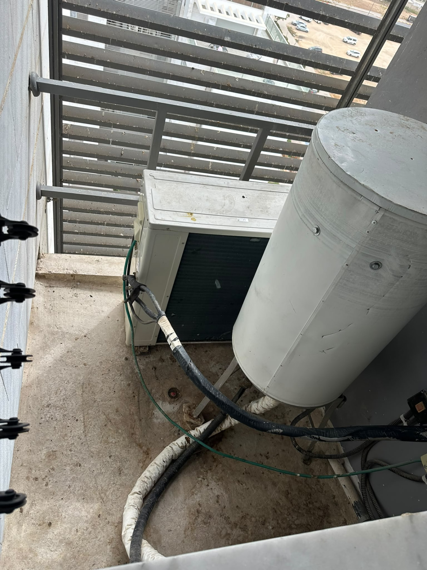 מסתור כביסה לאחר הניקוי — תמונה אמיתית מהשטח